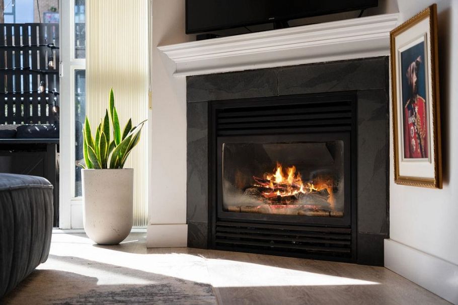 1409 W 6th Avenue Vancouver, BC - 7