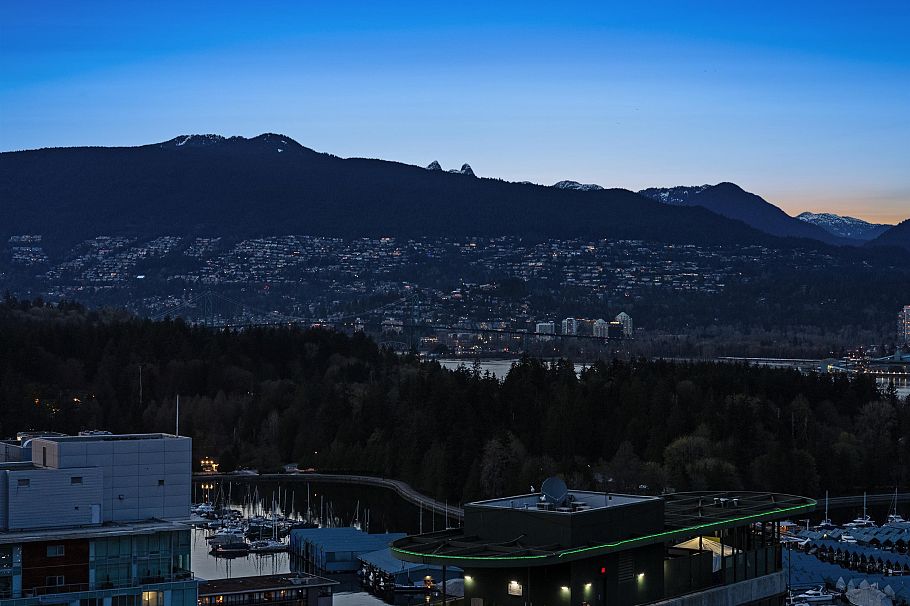 3601 1328 W Pender Street Vancouver, BC - 32