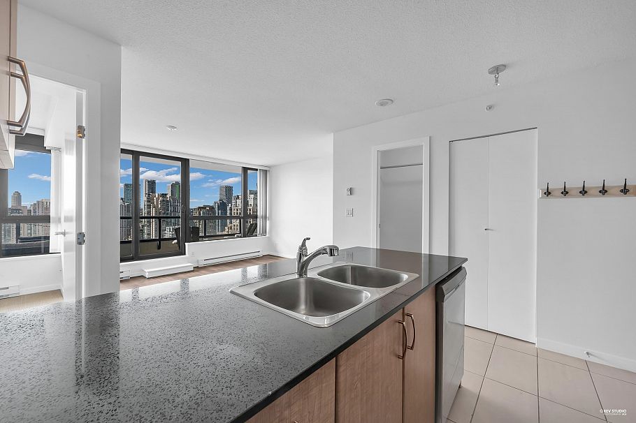 2608 977 Mainland Street Vancouver, BC - 4