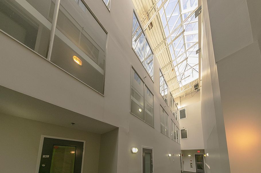 C6 238 E 10th Avenue Vancouver, BC - 33