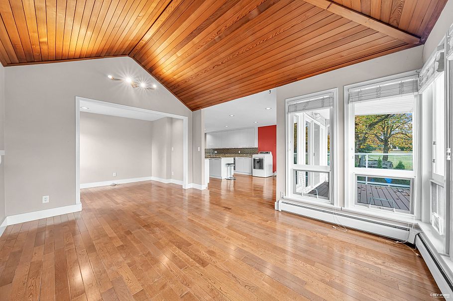 3191 W 23rd Avenue Vancouver, BC - 10