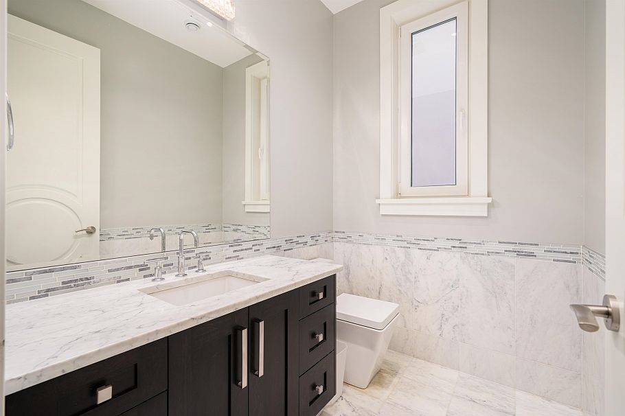4341 W 3rd Avenue Vancouver, BC - 22