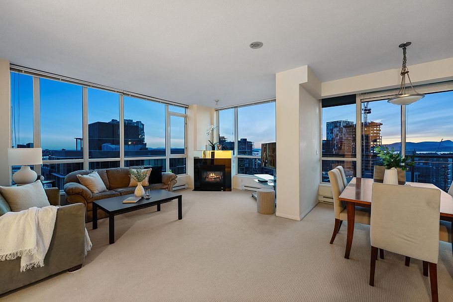 3601 1328 W Pender Street Vancouver, BC - 1