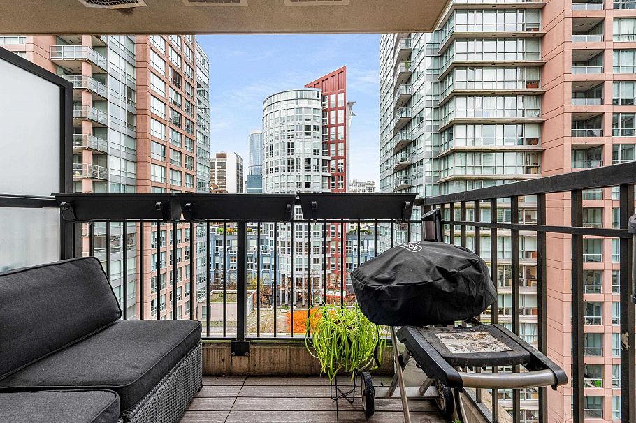 1203 969 Richards Street Vancouver, BC - 16