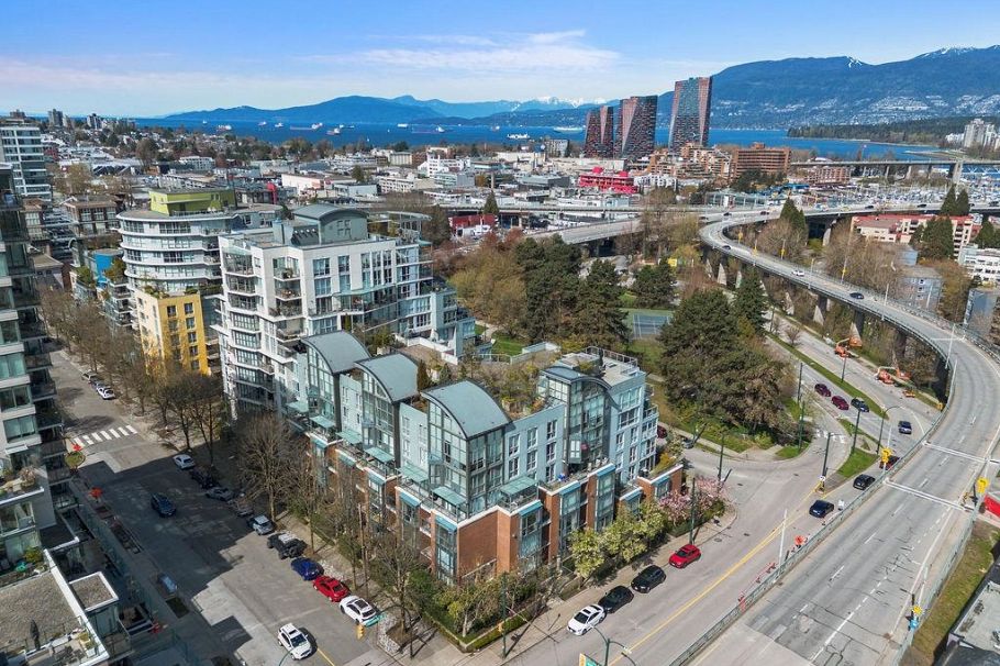 1409 W 6th Avenue Vancouver, BC - 33