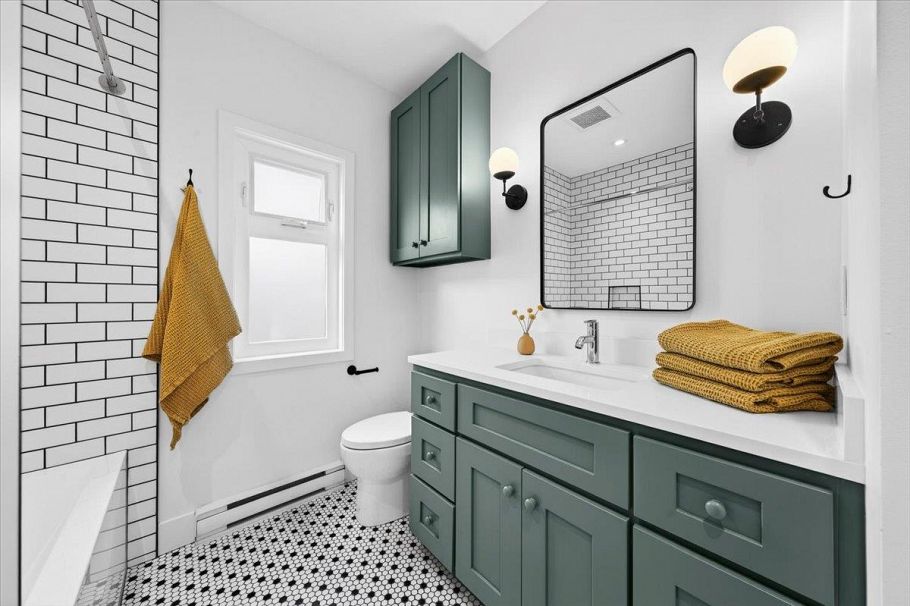 38 W 14th Avenue Vancouver, BC - 27