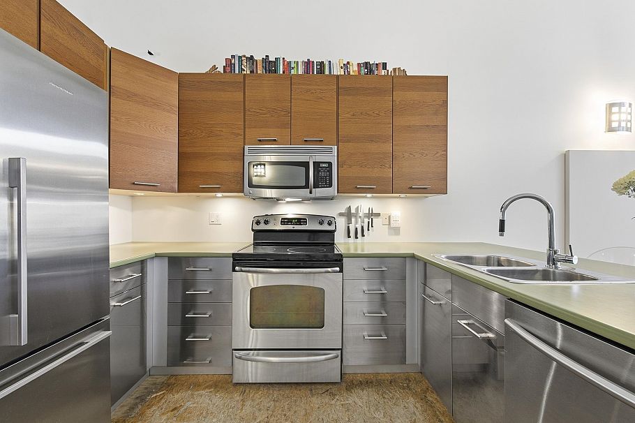 C6 238 E 10th Avenue Vancouver, BC - 3