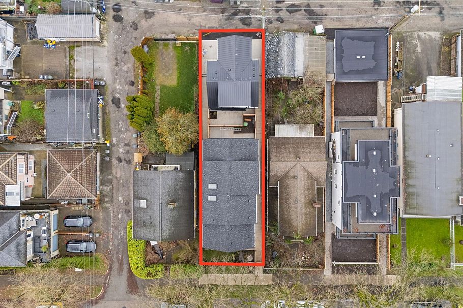 1 1945 E 13th Avenue Vancouver, BC - 22