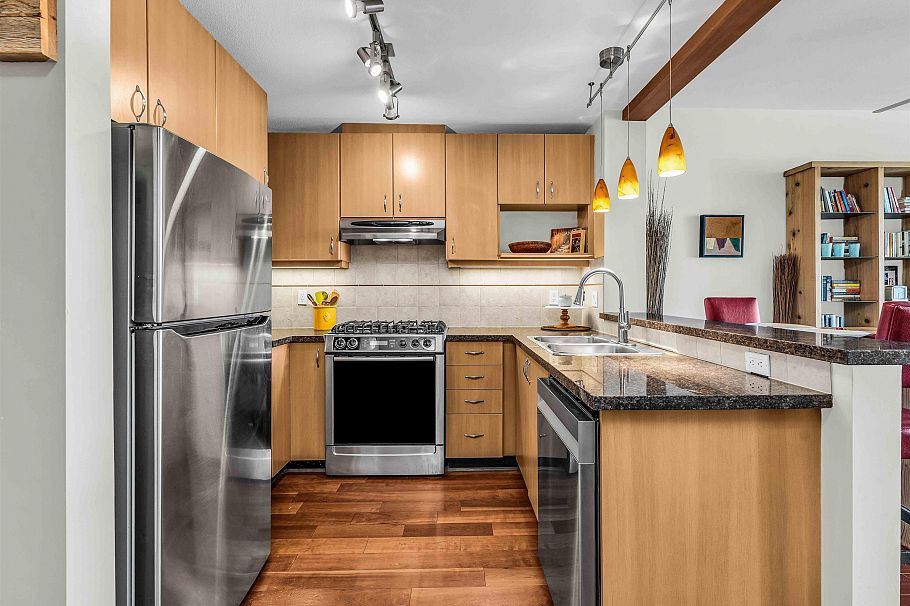 417 580 Raven Woods Drive North Vancouver, BC - 16