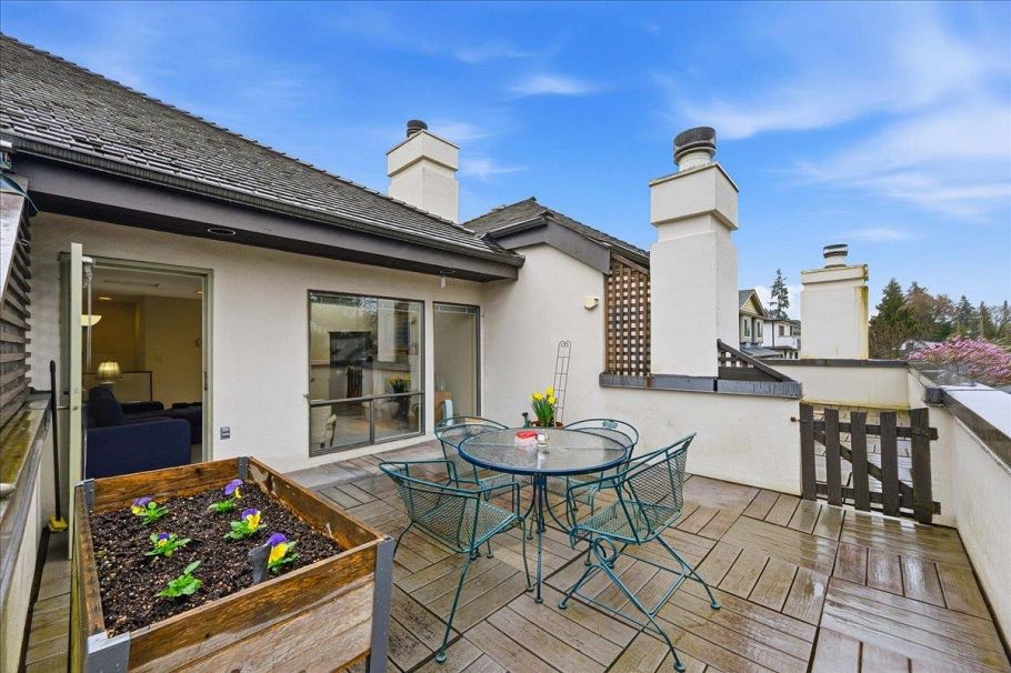 6 5730 Carnarvon Street Vancouver, BC - 1