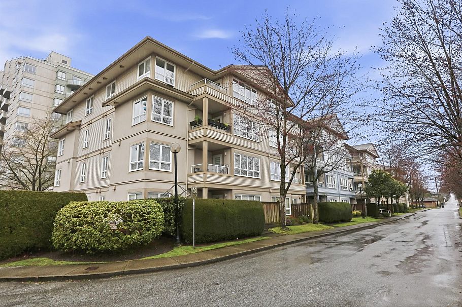 103 3480 Yardley Avenue Vancouver, BC - 1