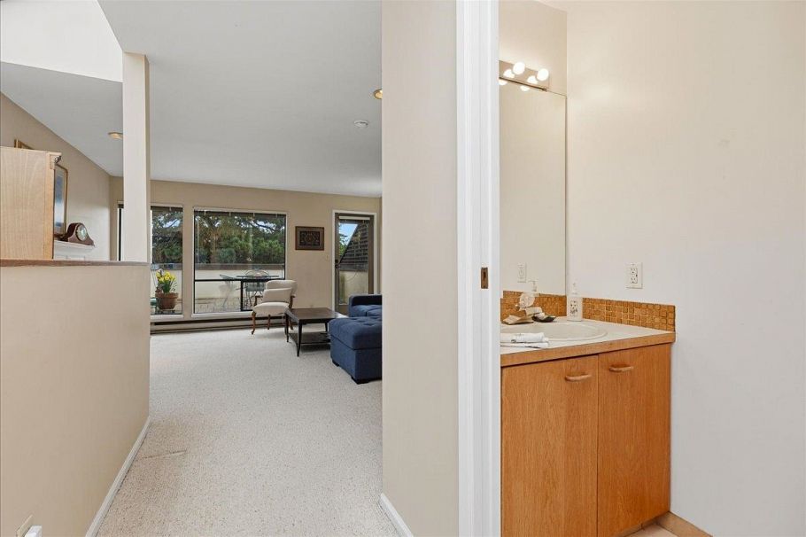 6 5730 Carnarvon Street Vancouver, BC - 7