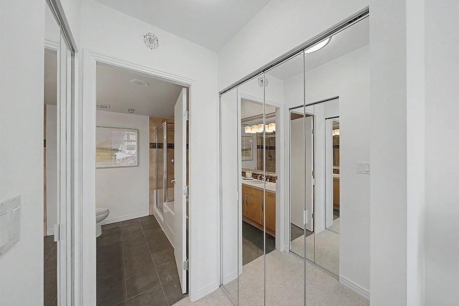 TH A 1199 Marinaside Crescent Vancouver, BC - 23