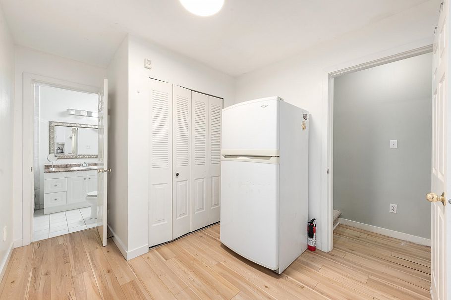 5756 Kerr Street Vancouver, BC - 21