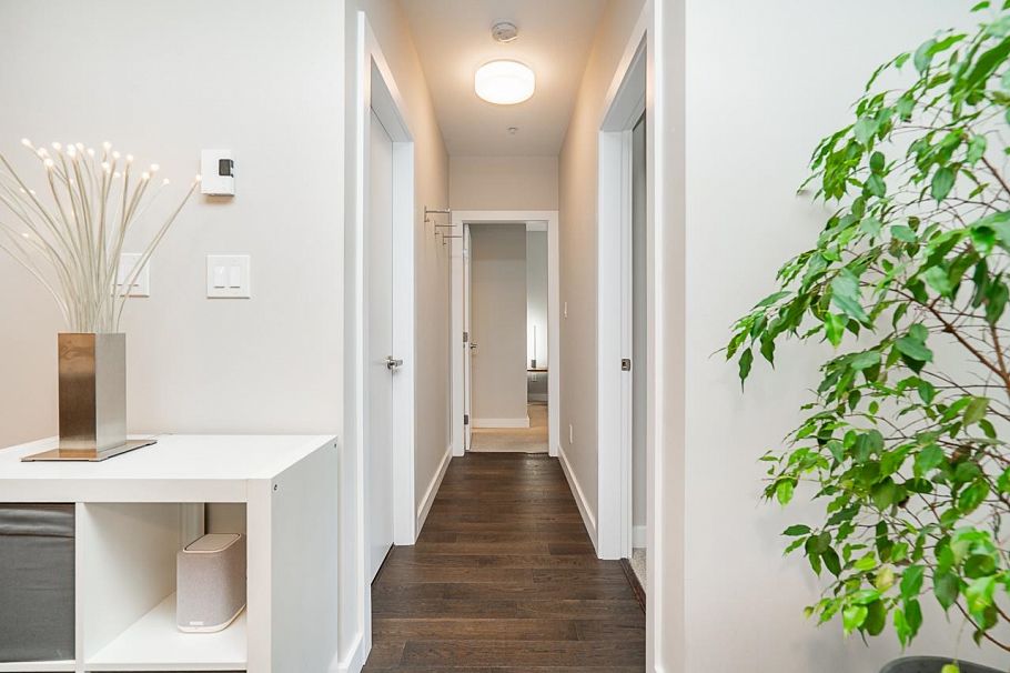 208 1330 Marine Drive North Vancouver, BC - 11