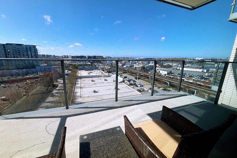 1001 8611 Hazelbridge Way Richmond, BC - 14