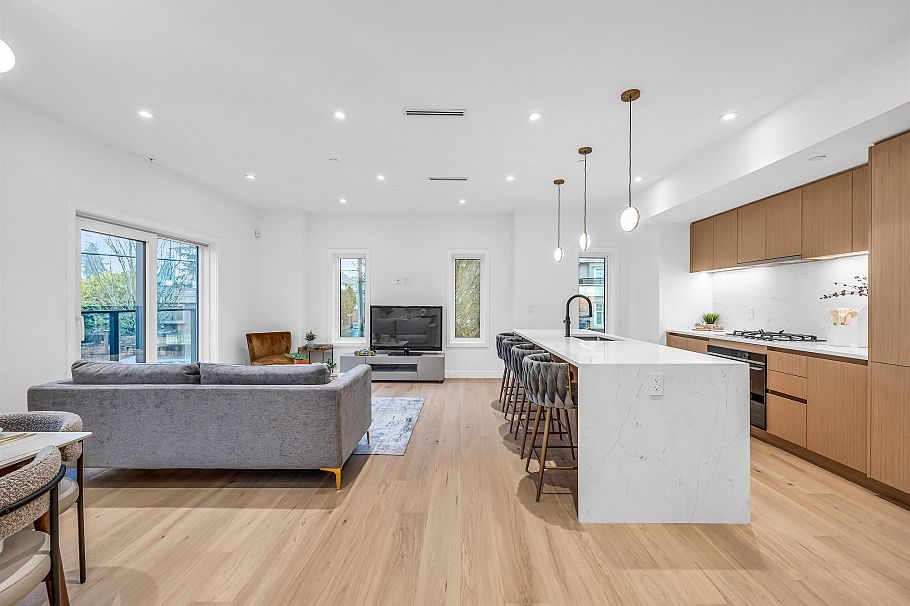 1016 W 52nd Avenue Vancouver, BC - 11