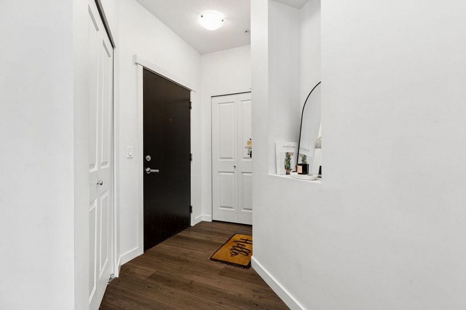 207 217 W 8th Street North Vancouver, BC - 22