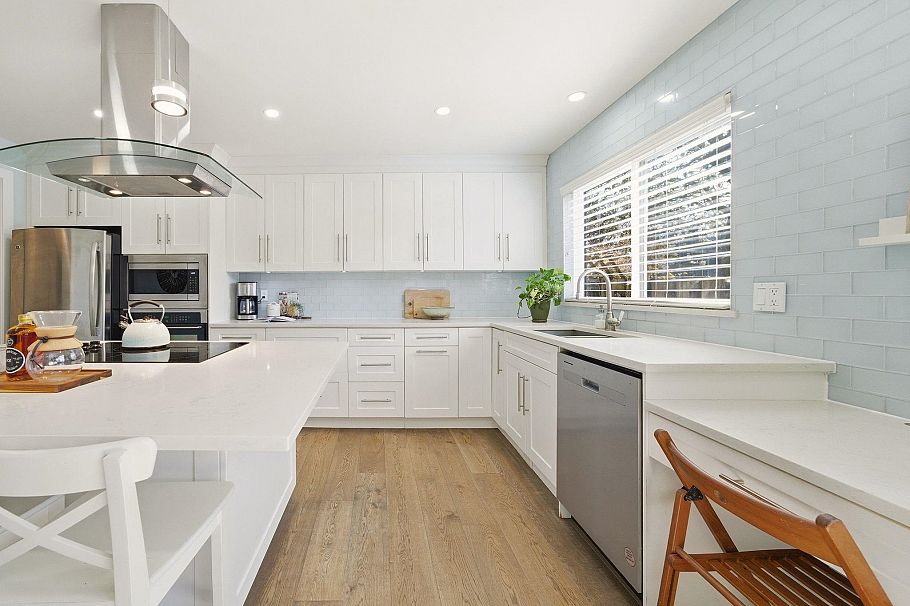 931 Old Lillooet Road North Vancouver, BC - 4