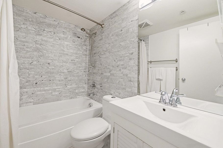 113 1111 Lynn Valley Road North Vancouver, BC - 14