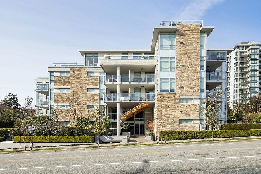 406 210 W 13 Street North Vancouver, BC - 23