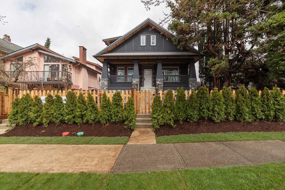 855 E 19th Avenue Vancouver, BC - 1