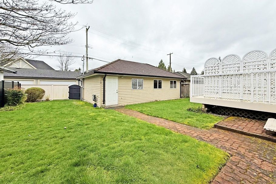 1926 W 62nd Avenue Vancouver, BC - 38