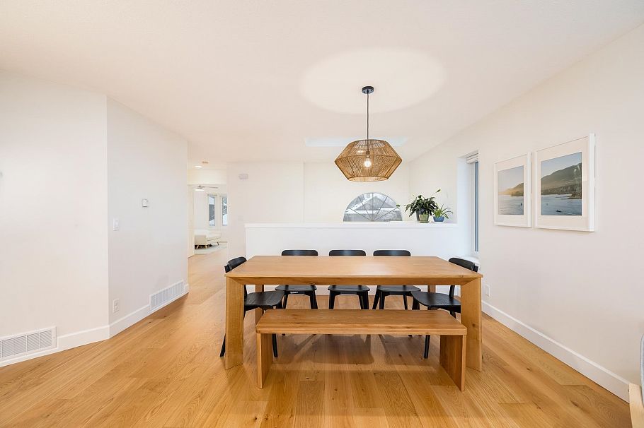 3985 Frames Place North Vancouver, BC - 5