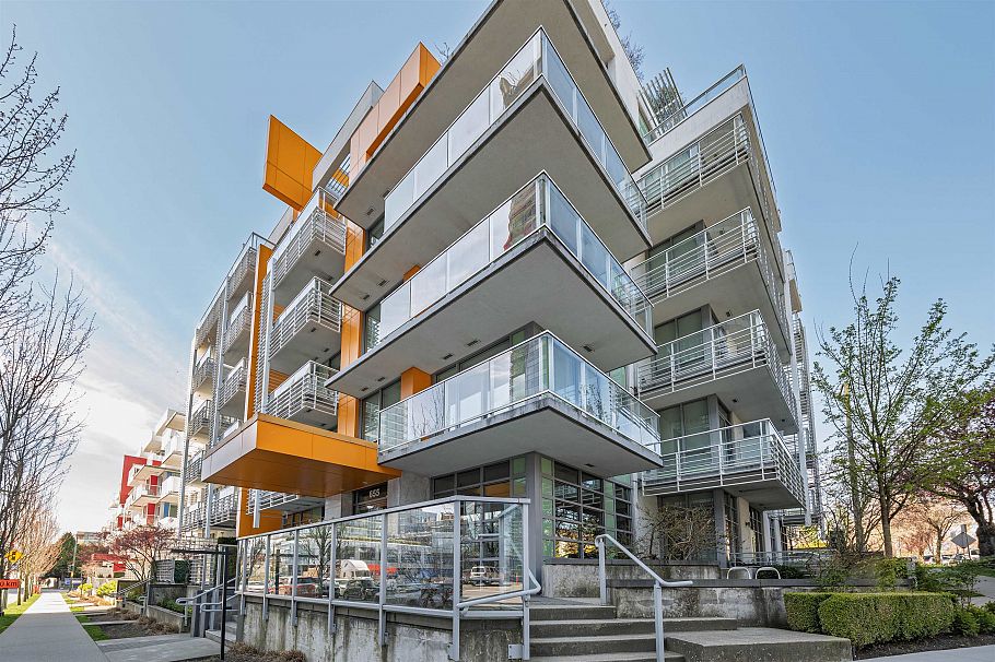 202 655 W 41st Avenue Vancouver, BC - 1