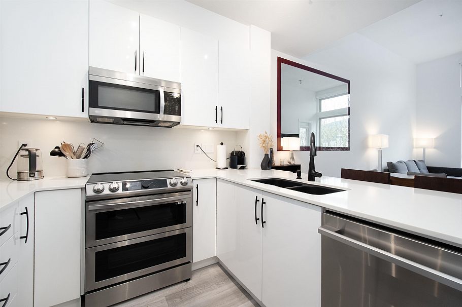 515 119 W 22nd Street North Vancouver, BC - 9