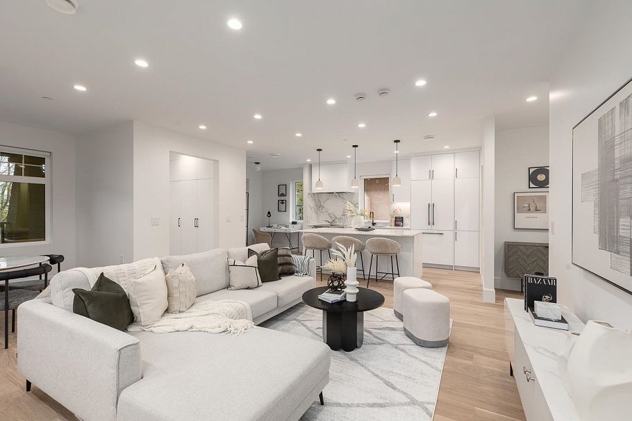 855 E 19th Avenue Vancouver, BC - 3