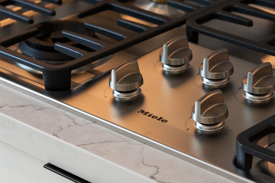 2 240 E 37th Avenue Vancouver, BC - 9