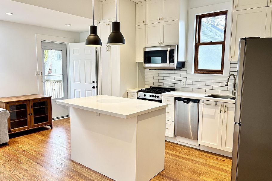 277 E 22nd Avenue Vancouver, BC - 3