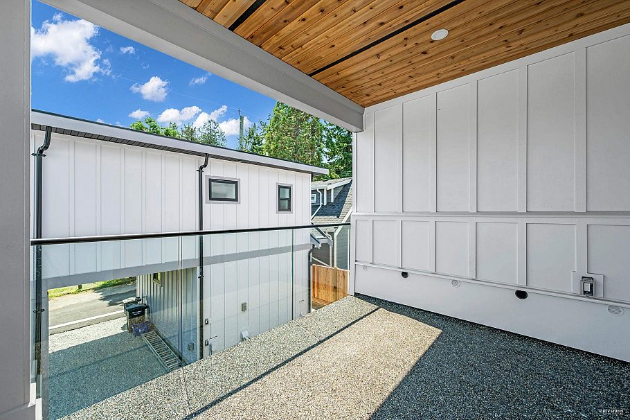 1846 E 37th Avenue Vancouver, BC - 17