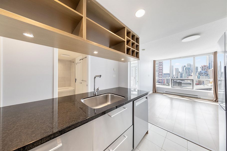 907 833 Seymour Street Vancouver, BC - 4