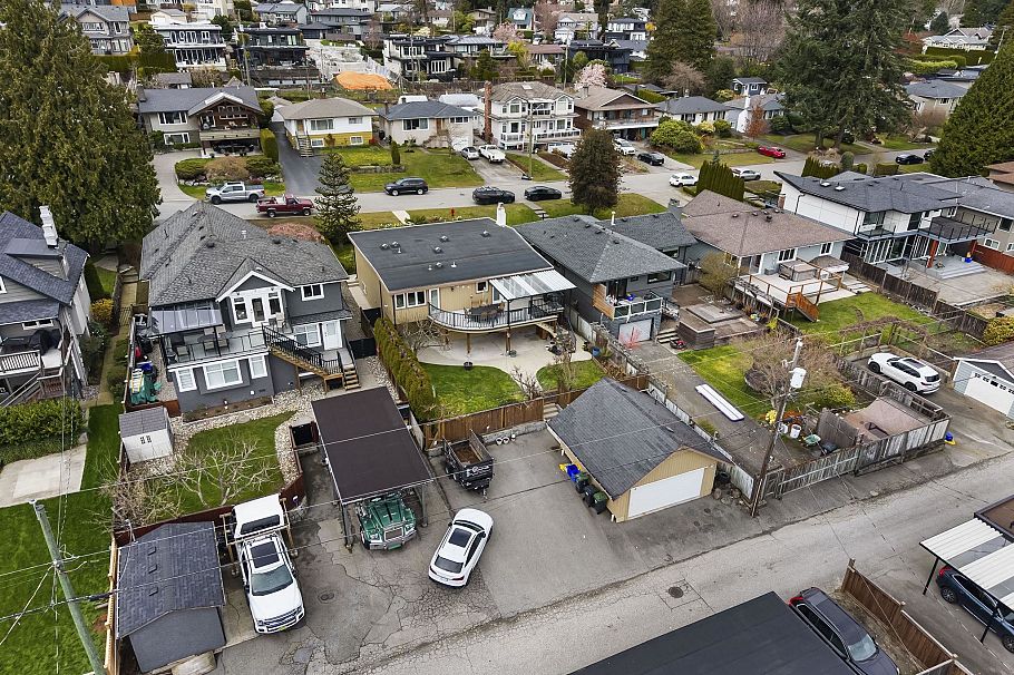 831 Whitchurch Street North Vancouver, BC - 39