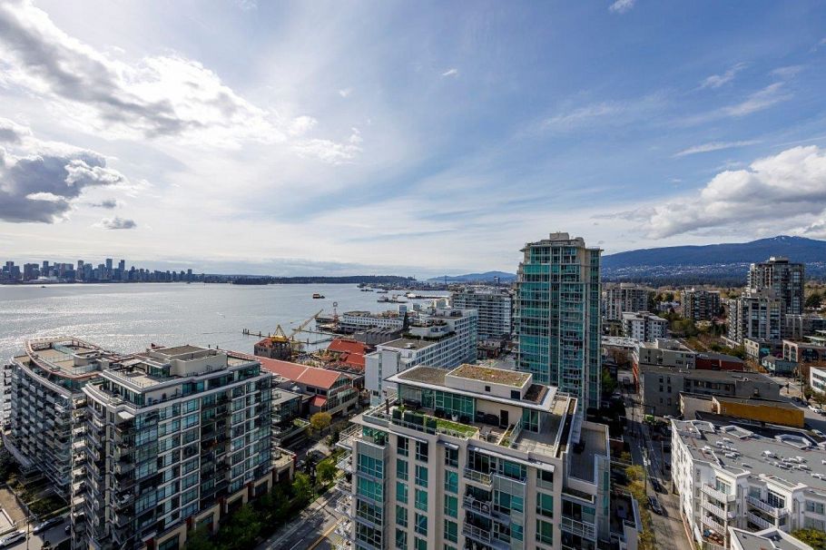 2107 188 E Esplanade North Vancouver, BC - 6