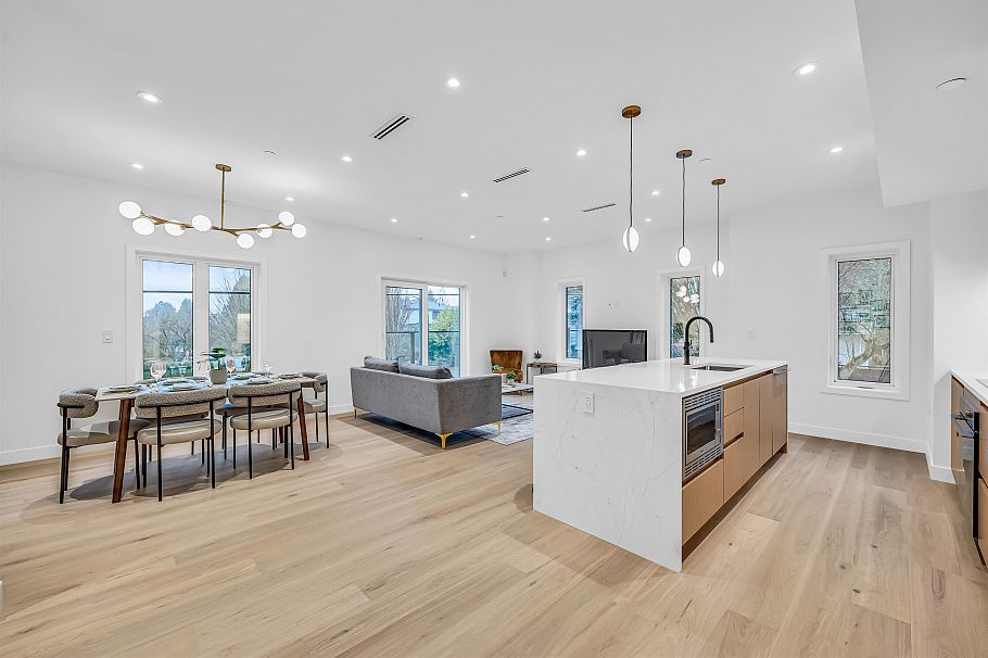 1016 W 52nd Avenue Vancouver, BC - 12