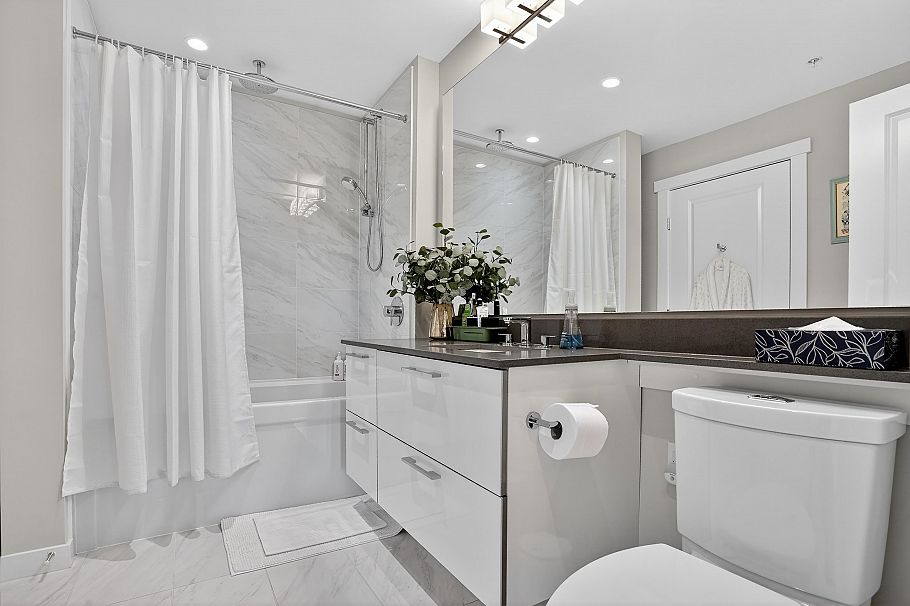 511 2651 Library Lane North Vancouver, BC - 16