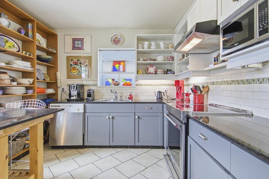 4508 W 12th Avenue Vancouver, BC - 11