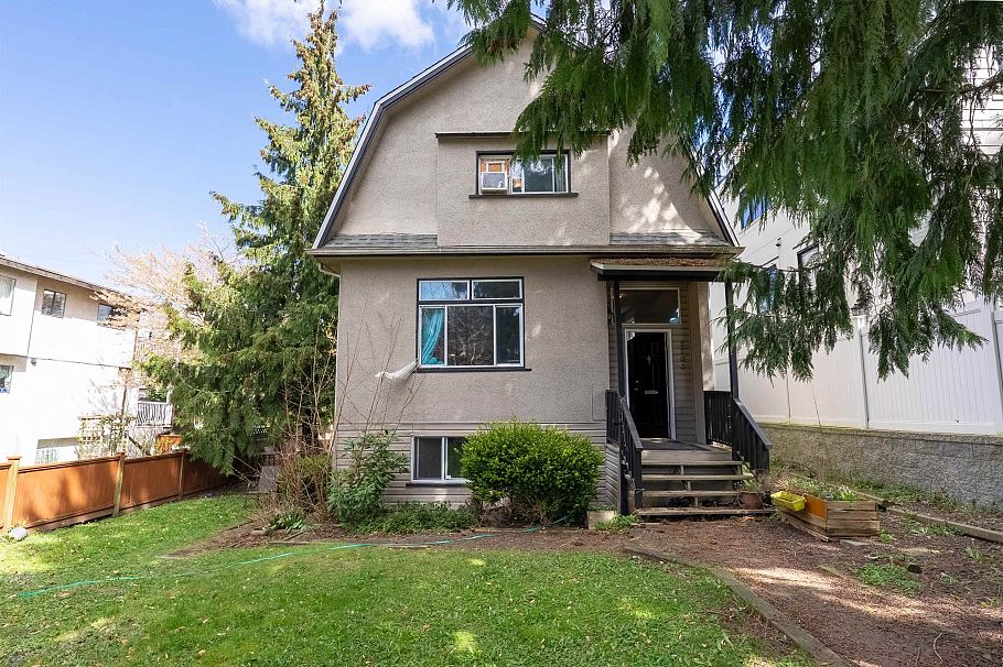 2703 Ward Street Vancouver, BC - 1