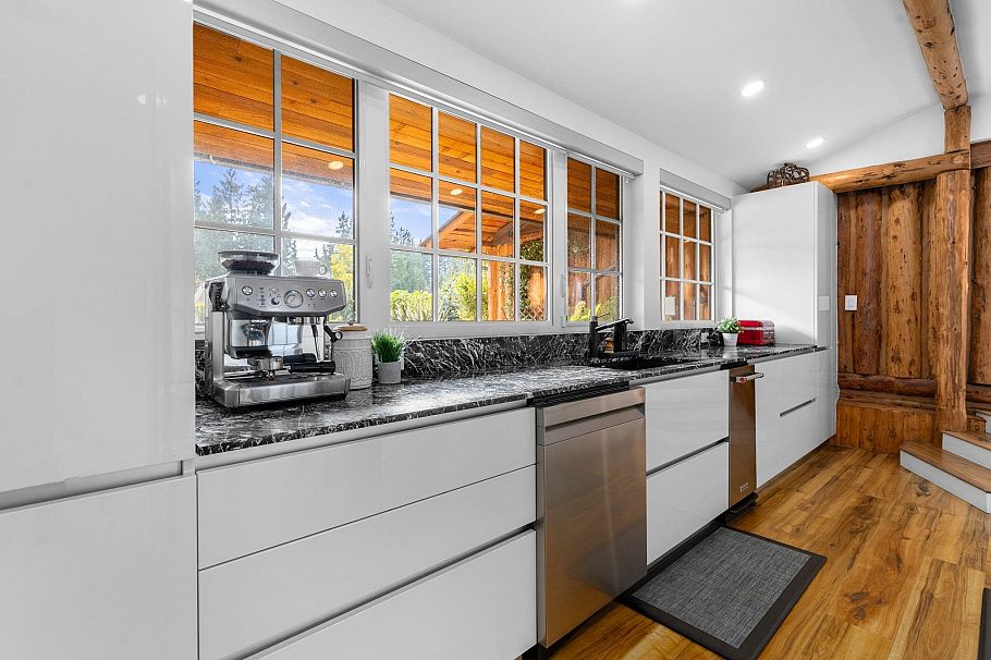 2540 Boswell Avenue North Vancouver, BC - 10