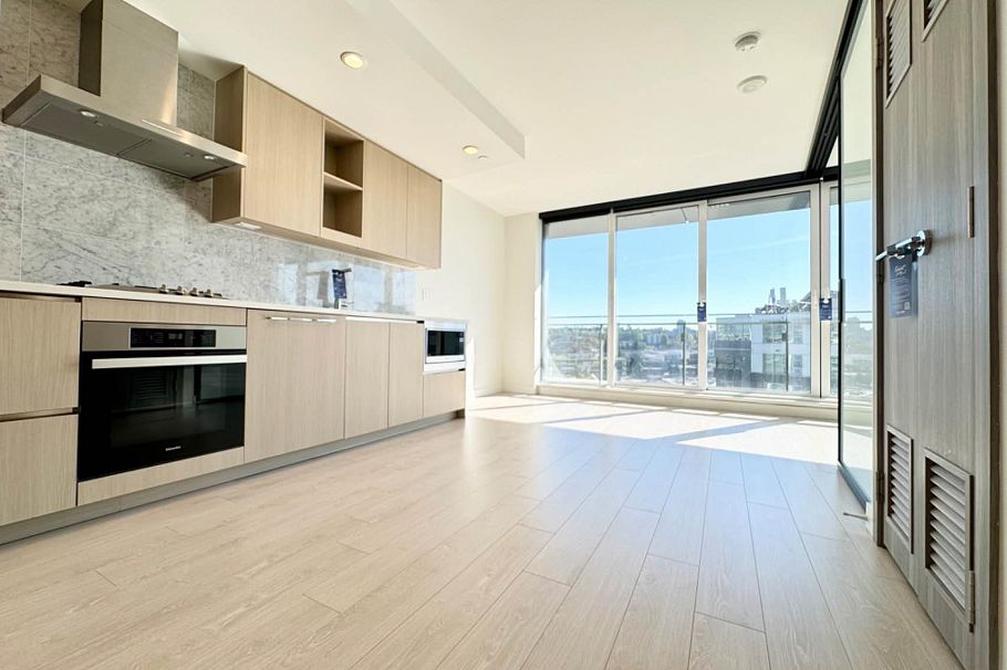 1318 1768 Cook Street Vancouver, BC - 1