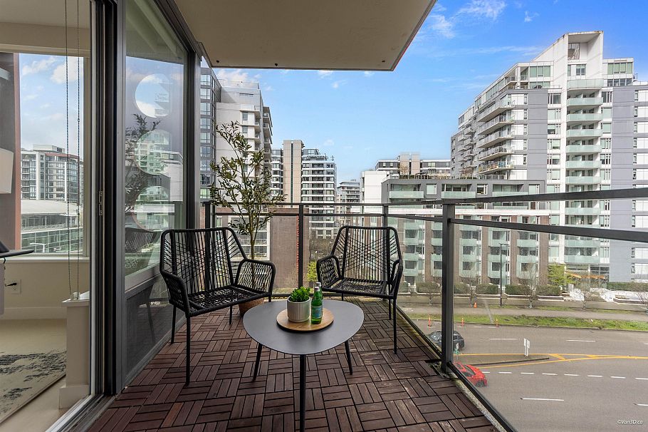 710 111 E 1st Avenue Vancouver, BC - 4