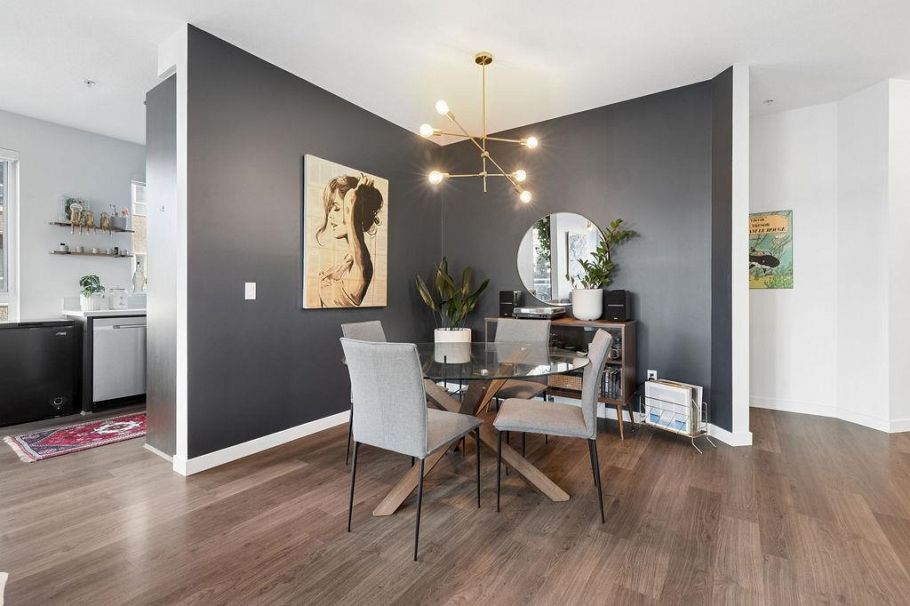 207 217 W 8th Street North Vancouver, BC - 16