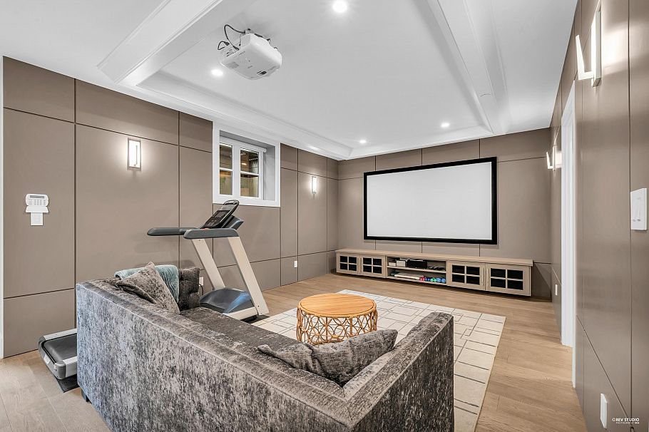 2820 W 32nd Avenue Vancouver, BC - 28