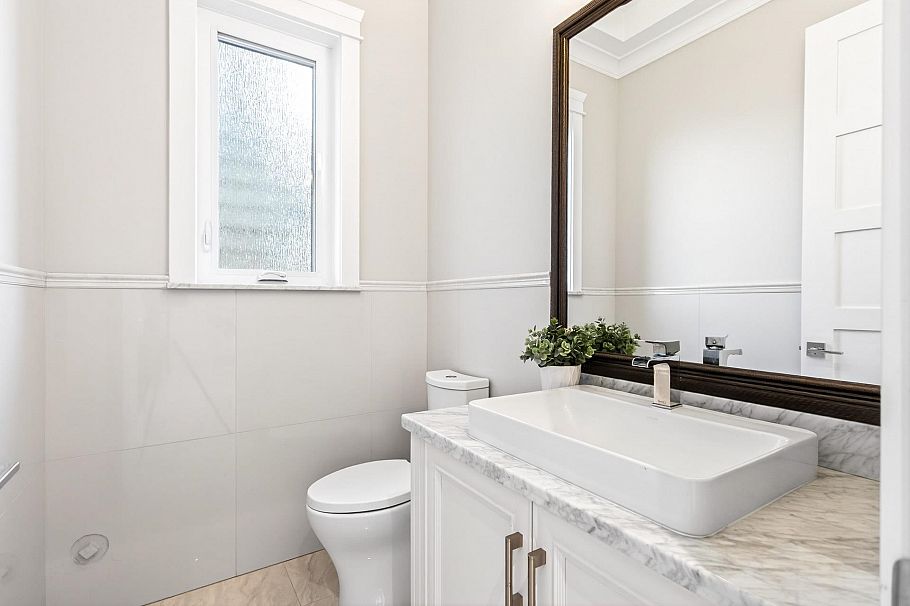 2989 W 32nd Avenue Vancouver, BC - 11