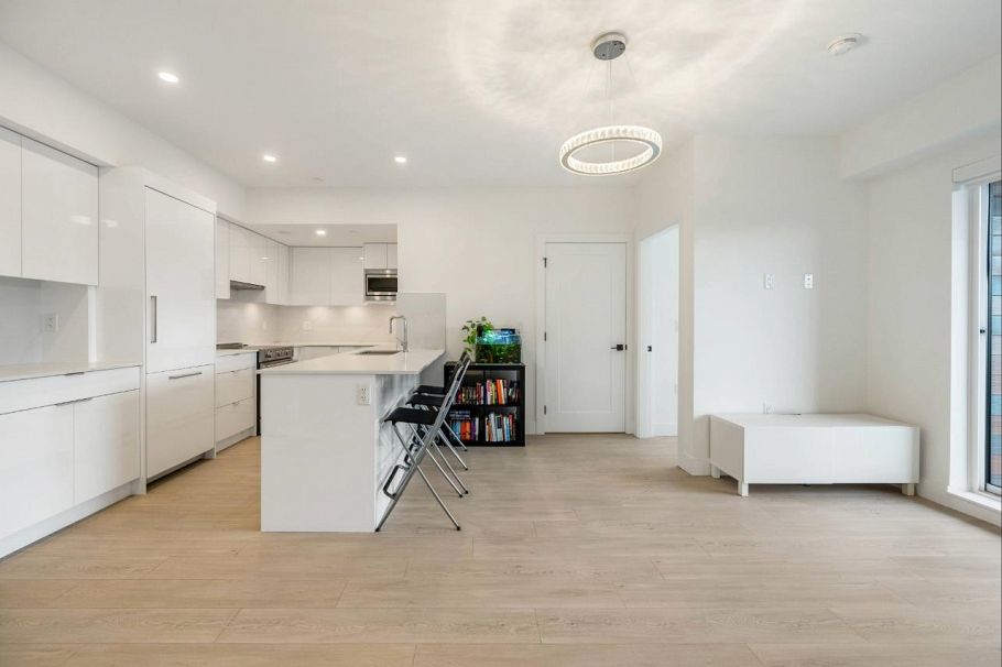 601 5399 Joyce Street Vancouver, BC - 3