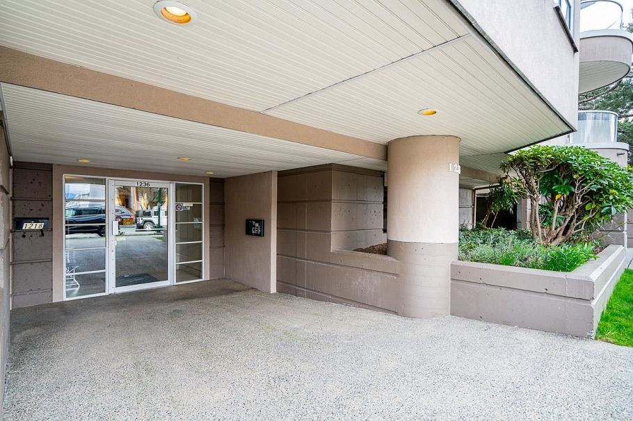 111 1236 W 8th Avenue Vancouver, BC - 2