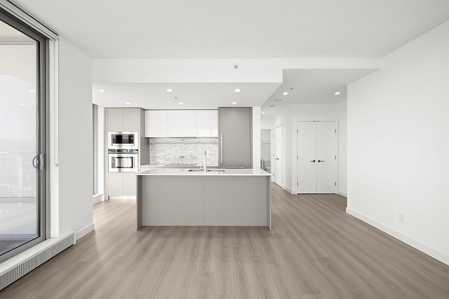 2402 8031 Nunavut Lane Vancouver, BC - 7